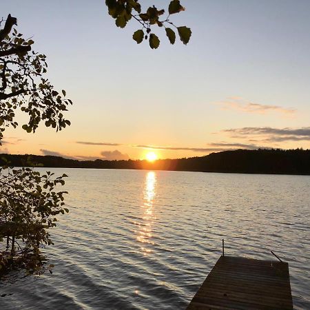 Ferienhaus Reetdach 1300Qm Privatgrundstueck Bootssteg Sauna Templin Luebbesee Uckermark Erholung Pur Seenplatte Petersdorf  Bagian luar foto