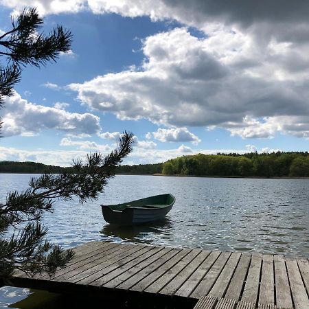 Ferienhaus Reetdach 1300Qm Privatgrundstueck Bootssteg Sauna Templin Luebbesee Uckermark Erholung Pur Seenplatte Petersdorf  Bagian luar foto