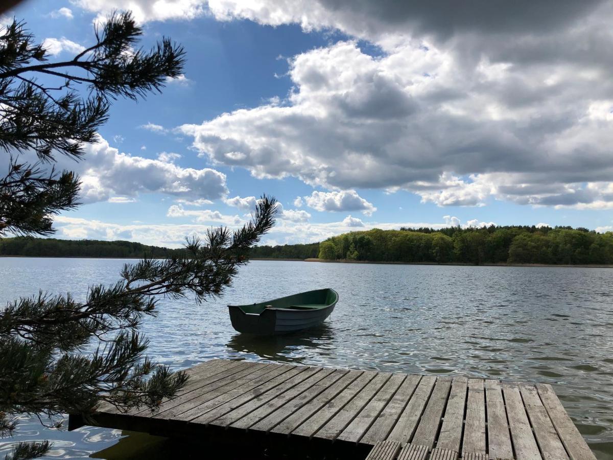 Ferienhaus Reetdach 1300Qm Privatgrundstueck Bootssteg Sauna Templin Luebbesee Uckermark Erholung Pur Seenplatte Petersdorf  Bagian luar foto
